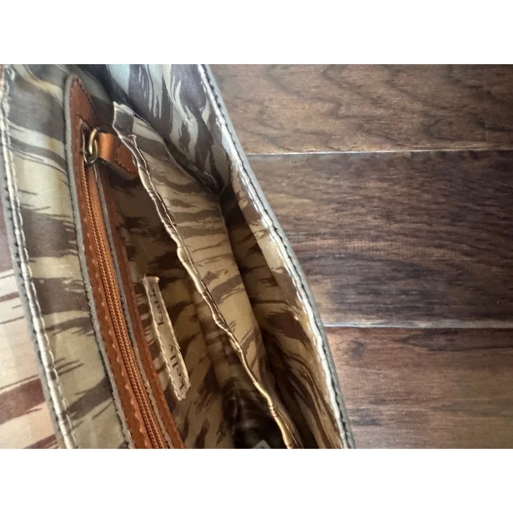 Kelly & Katie Bag Brown Faux Leather Crossbody Messenger Satchel Bag - Picture 8 of 9